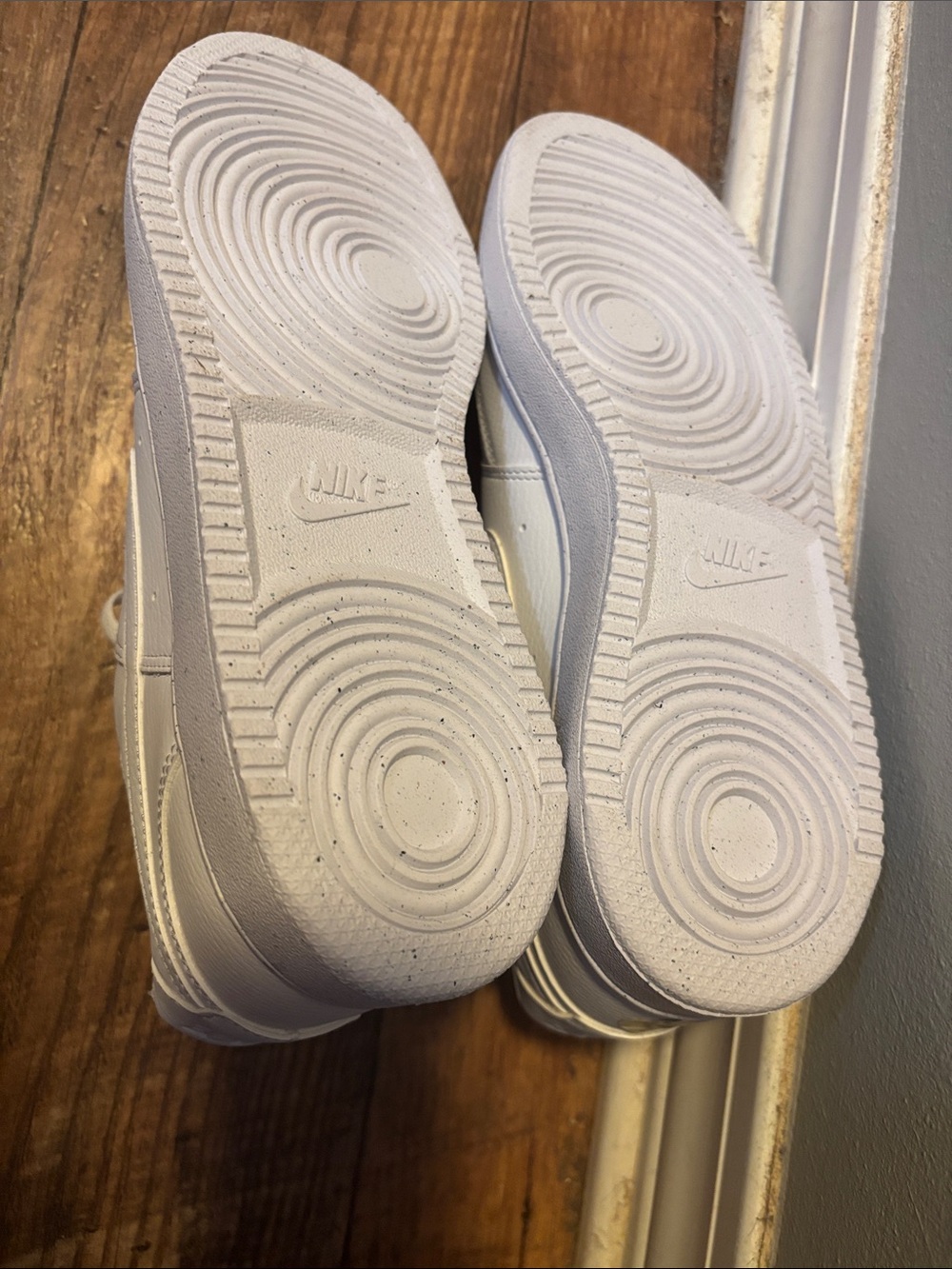 Nike White Low-Top Leather Sneakers - Picture 3 of 3